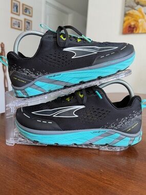 Women's Altra Torin 4 Black/Teal Foot Shape Running Shoes Size 7.5 Wide